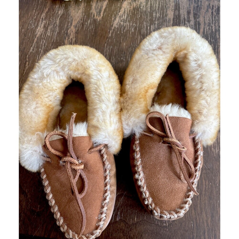 New LL Bean Women’s Size 5 M Suede Moccasin Slippers Brown Faux Fue NWOT